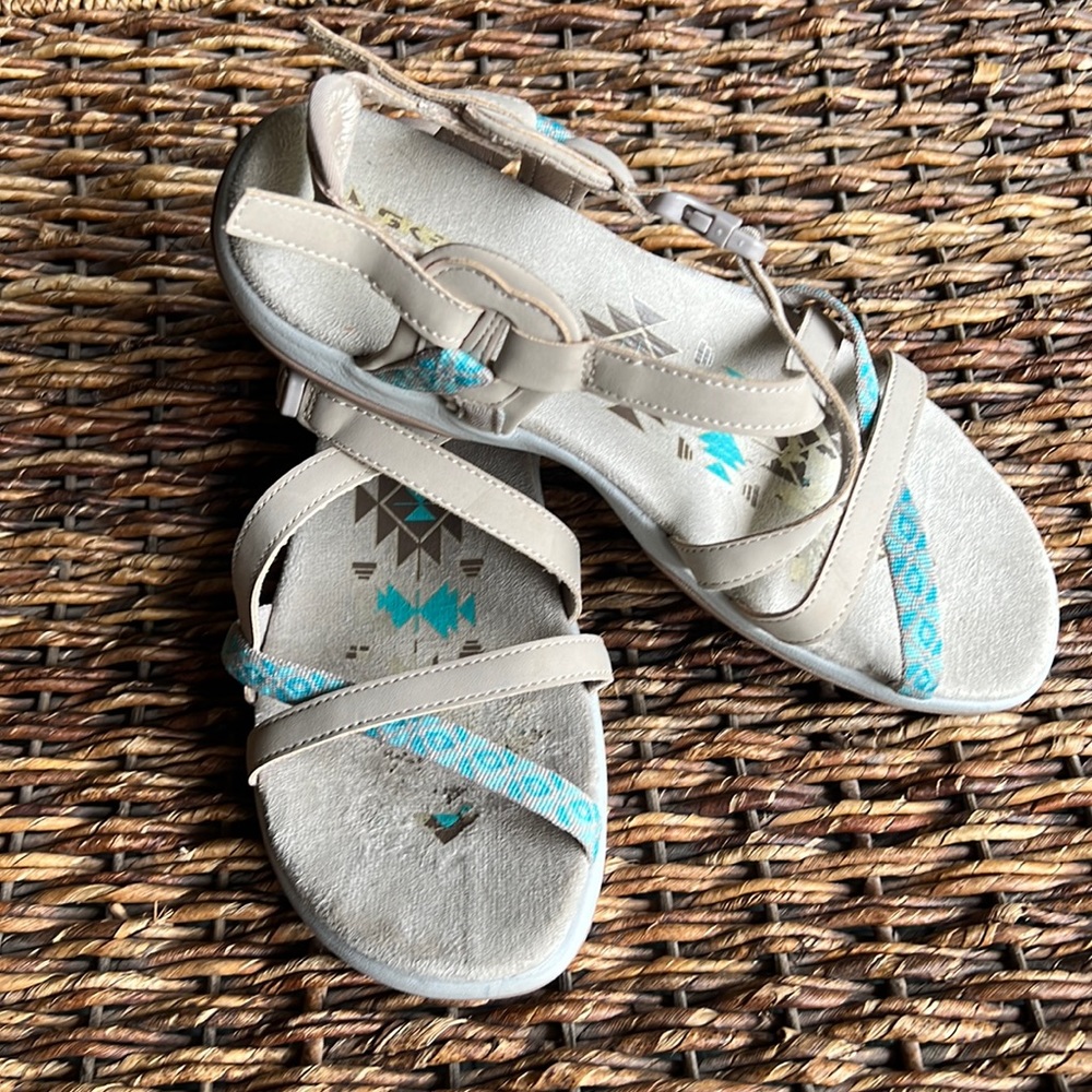 Women’s Skechers memory foam sandals